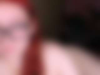 Live cam show with LaylaGlamm - Smoking on Hubzter Live