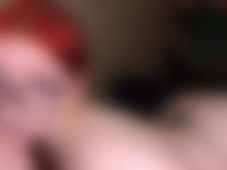 Live cam show with LaylaGlamm - Spank Red Hair on live18s.com