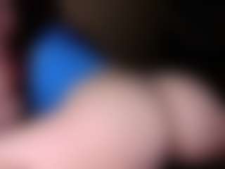 Live cam show with LaylaGlamm - Submissive on Gym Cam Girls
