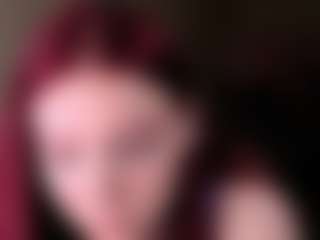 Live cam show with LaylaGlamm - Smoking on Camming Site