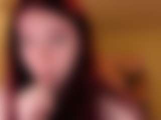 Live cam show with LaylaGlamm - Moaning on Camsoda
