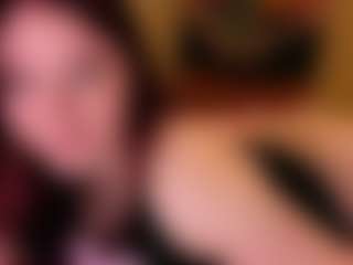Live cam show with LaylaGlamm - Striptease on SquirtSoMuch