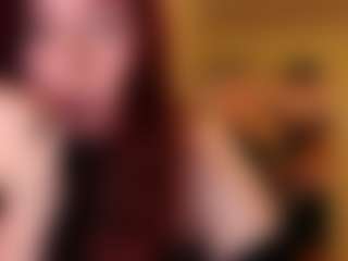 Live cam show with LaylaGlamm - Handjob on StripNow