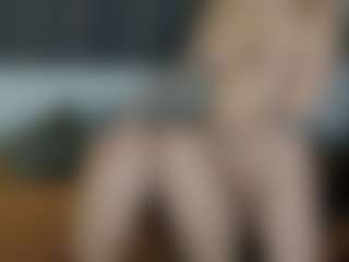 Live cam show with MilfStars - Skinny on Hubzter Live