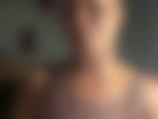 Realwetpussy32's Live Sex Cam Show