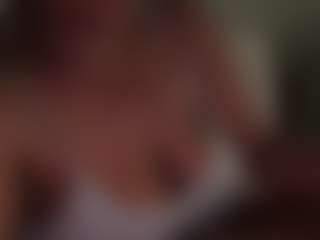 Realwetpussy32's Live Sex Cam Show