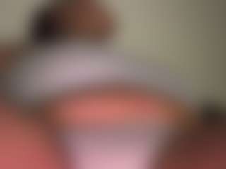 Realwetpussy32's Live Sex Cam Show
