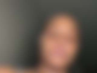 Realwetpussy32's Live Sex Cam Show