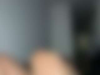 Realwetpussy32's Live Sex Cam Show