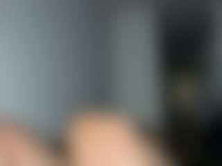 Realwetpussy32's Live Sex Cam Show