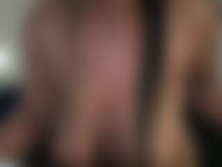 Realwetpussy32's Live Sex Cam Show