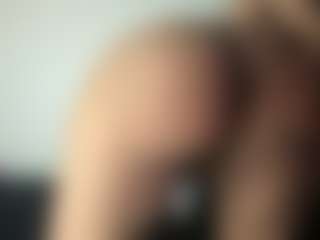 Realwetpussy32's Live Sex Cam Show