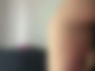 Realwetpussy32's Live Sex Cam Show