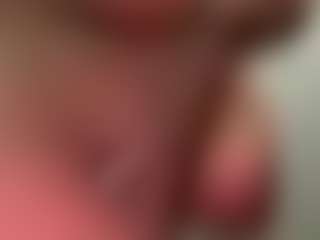 Realwetpussy32's Live Sex Cam Show