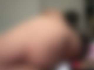 Realwetpussy32's Live Sex Cam Show