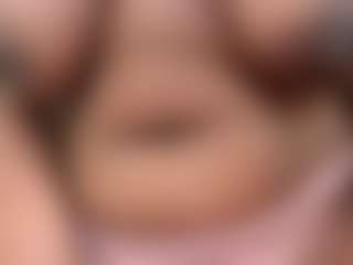 Realwetpussy32's Live Sex Cam Show