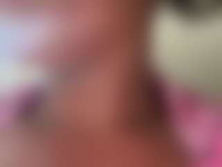 Realwetpussy32's Live Sex Cam Show