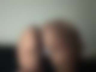 Realwetpussy32's Live Sex Cam Show