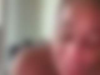 Realwetpussy32's Live Sex Cam Show