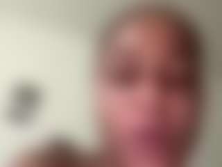 Realwetpussy32's Live Sex Cam Show