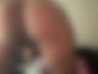 Realwetpussy32's Live Sex Cam Show
