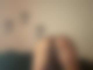Realwetpussy32's Live Sex Cam Show