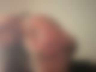 Realwetpussy32's Live Sex Cam Show