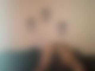 Realwetpussy32's Live Sex Cam Show