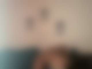 Realwetpussy32's Live Sex Cam Show