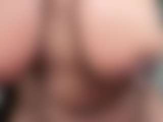 Realwetpussy32's Live Sex Cam Show