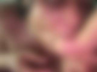Realwetpussy32's Live Sex Cam Show