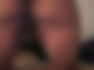 Realwetpussy32's Live Sex Cam Show