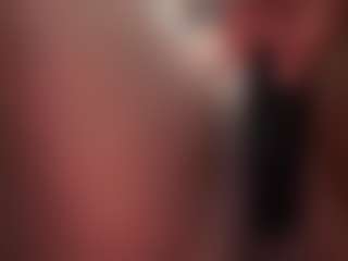 Realwetpussy32's Live Sex Cam Show