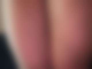 Realwetpussy32's Live Sex Cam Show