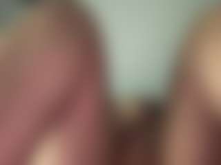 Realwetpussy32's Live Sex Cam Show