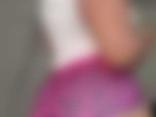 Realwetpussy32's Live Sex Cam Show