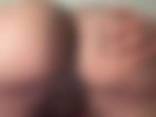 Realwetpussy32's Live Sex Cam Show