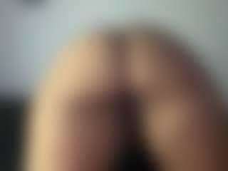 Realwetpussy32's Live Sex Cam Show