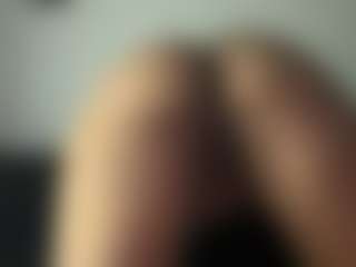 Realwetpussy32's Live Sex Cam Show