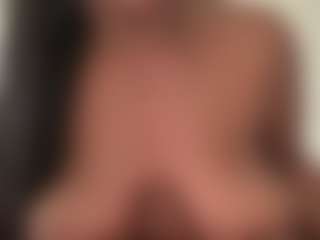 Realwetpussy32's Live Sex Cam Show
