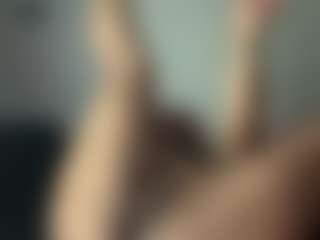 Realwetpussy32's Live Sex Cam Show