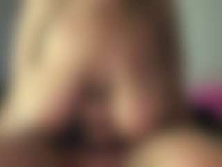 Realwetpussy32's Live Sex Cam Show