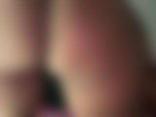 Realwetpussy32's Live Sex Cam Show