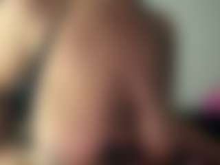 Realwetpussy32's Live Sex Cam Show