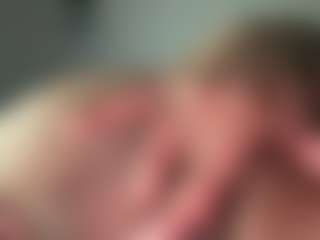 Realwetpussy32's Live Sex Cam Show