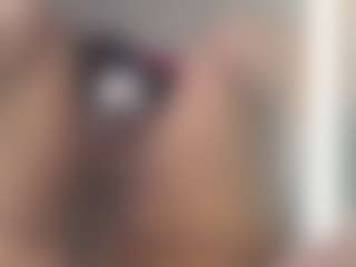 Realwetpussy32's Live Sex Cam Show
