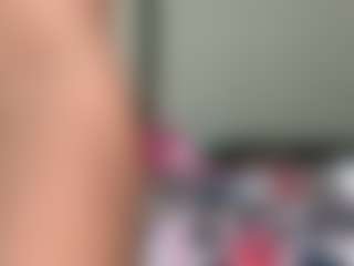Realwetpussy32's Live Sex Cam Show