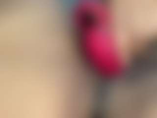 Realwetpussy32's Live Sex Cam Show