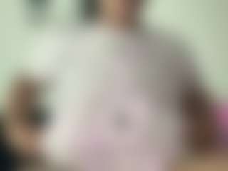 Realwetpussy32's Live Sex Cam Show