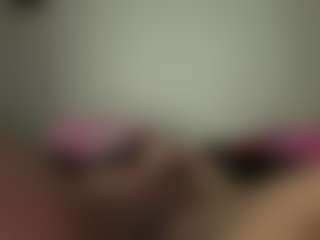 Realwetpussy32's Live Sex Cam Show